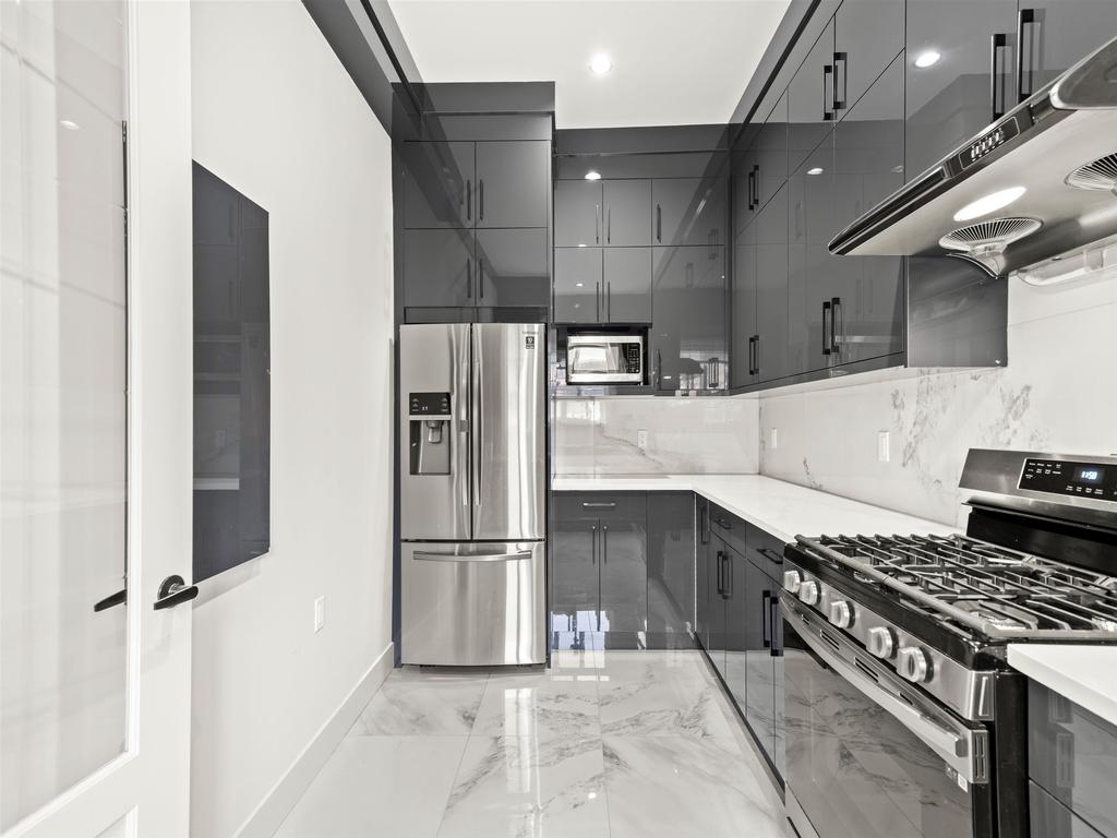 Listing Image for R3100343