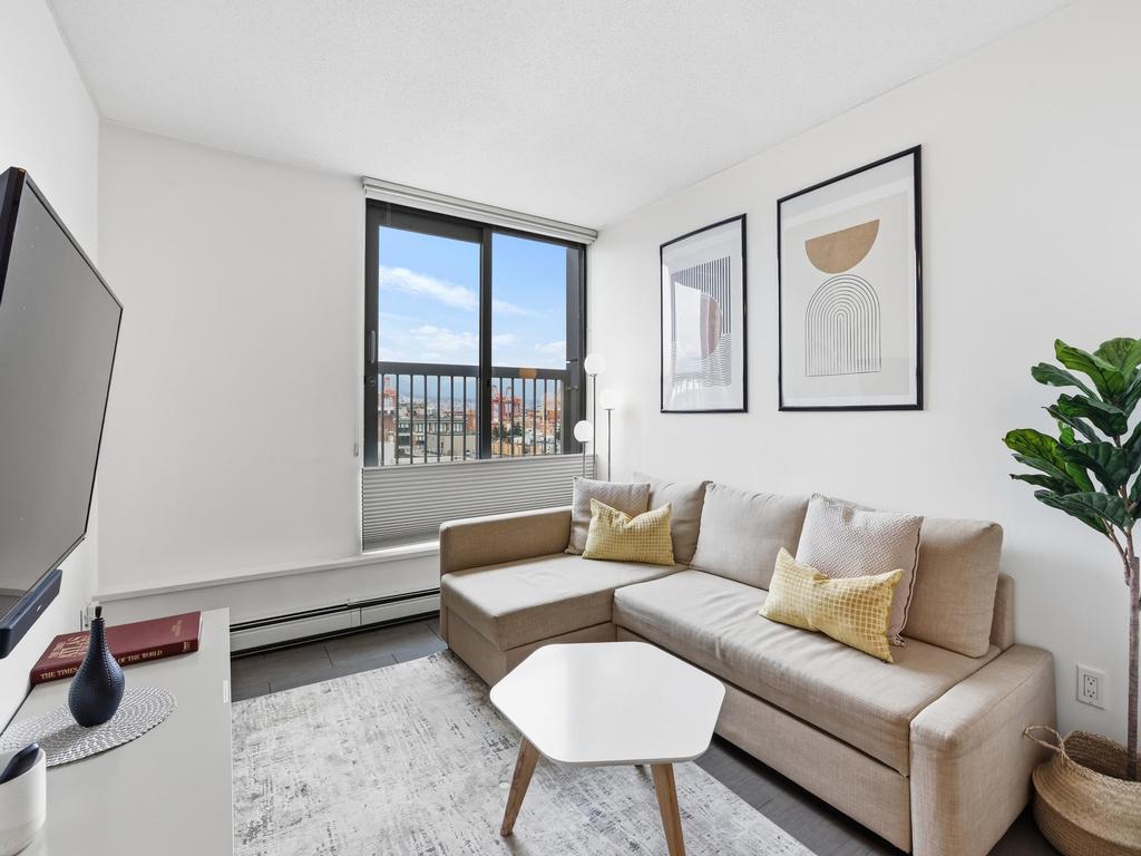 Listing Image for R3100353