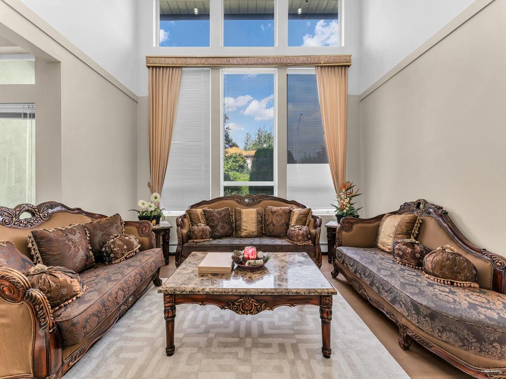 Listing Image for R3100356