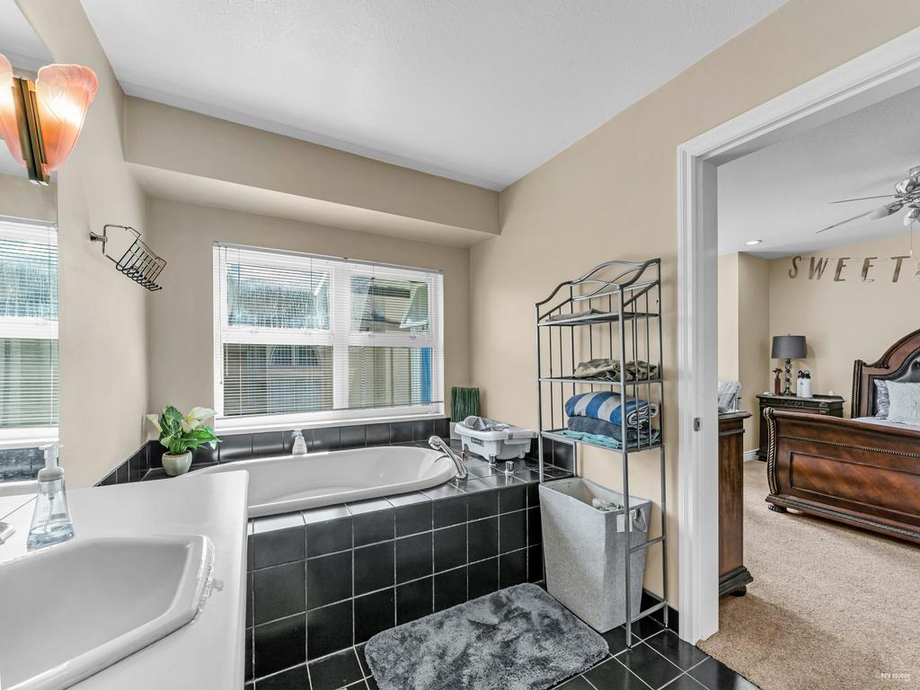 Listing Image for R3100356