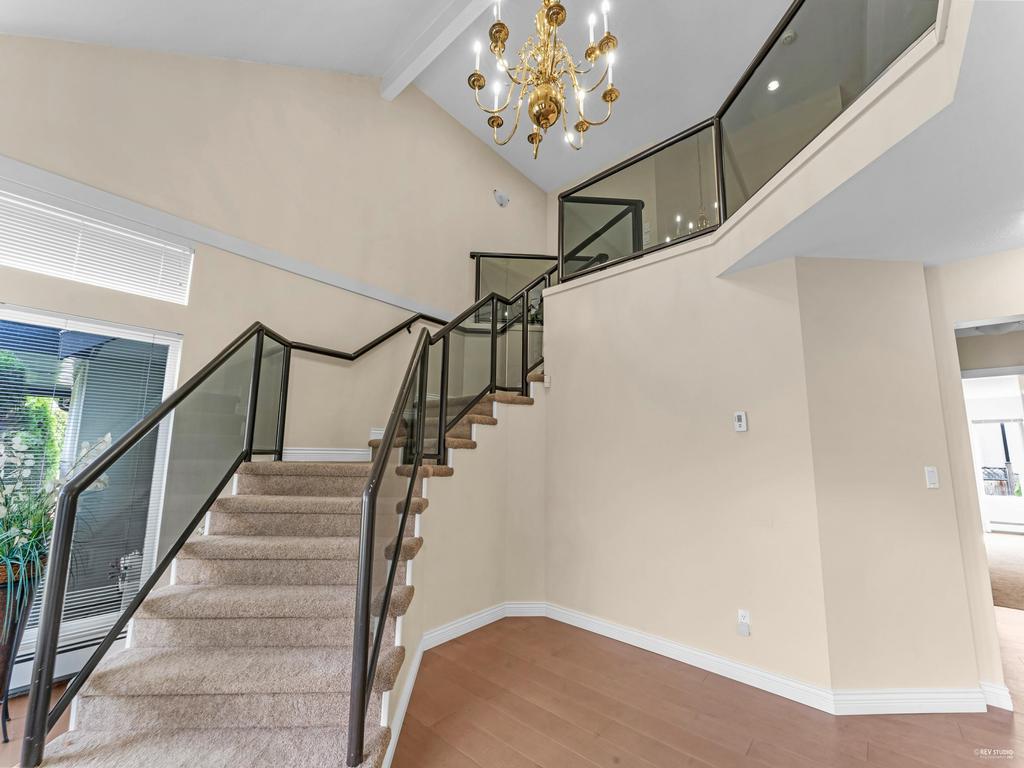 Listing Image for R3100356