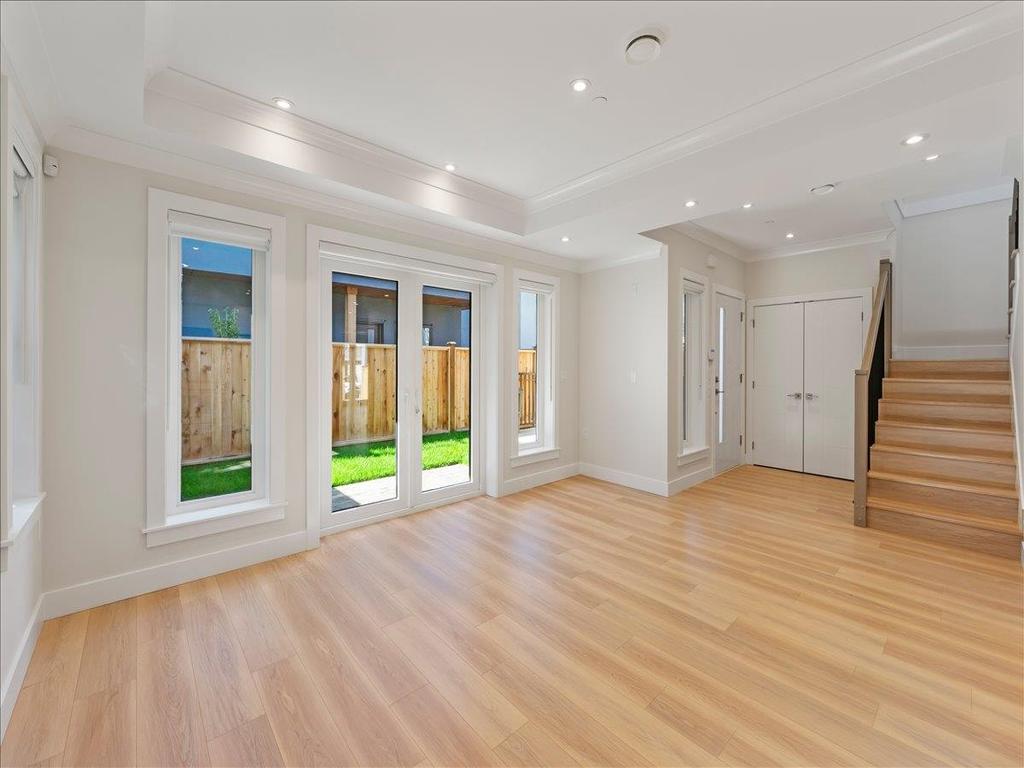 Listing Image for R3100357