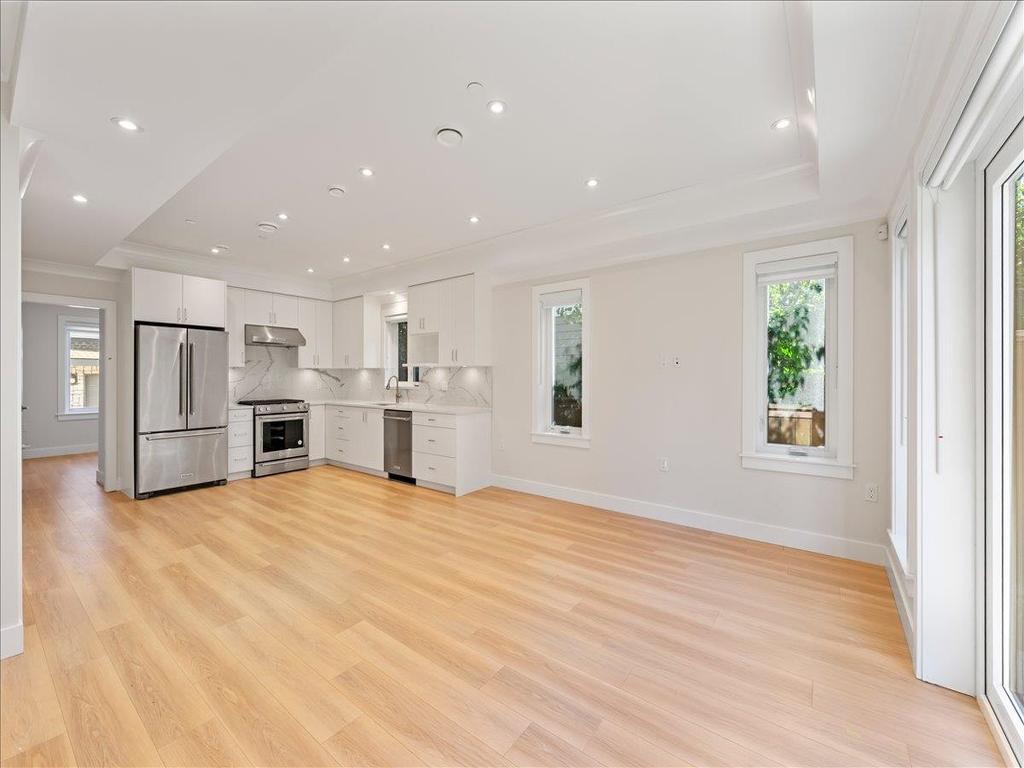 Listing Image for R3100357