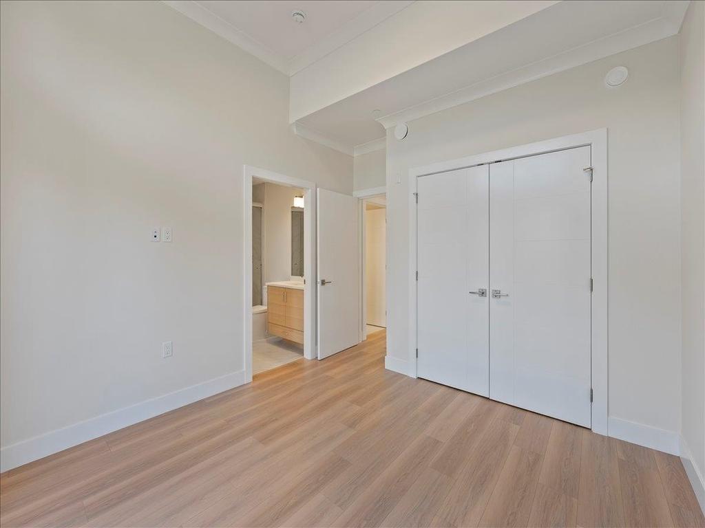 Listing Image for R3100357