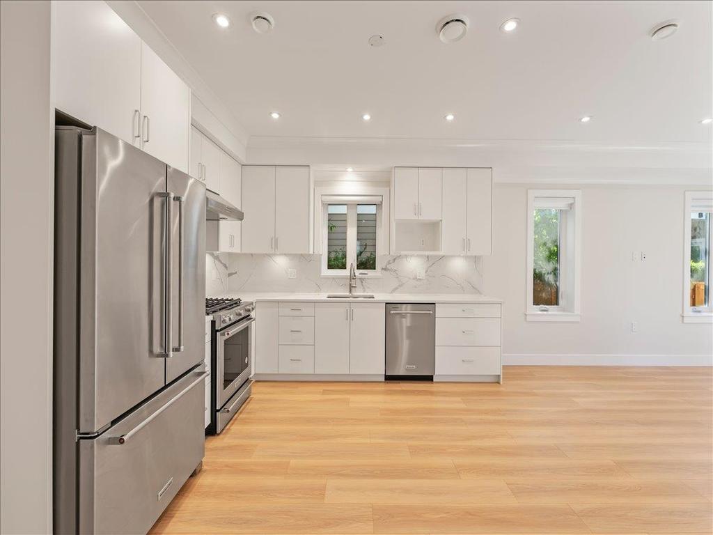 Listing Image for R3100357