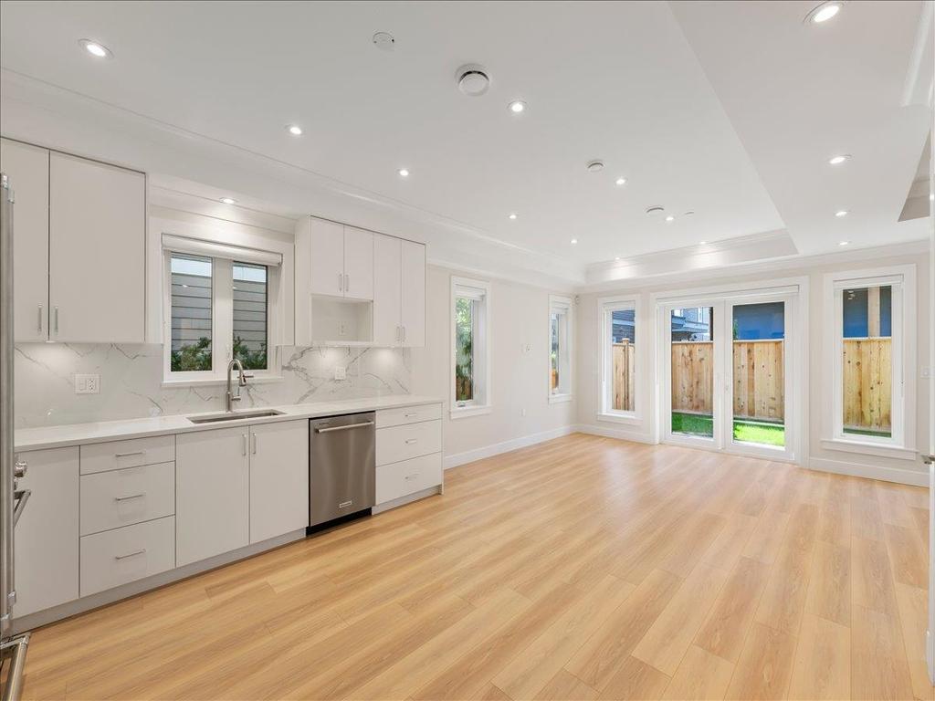 Listing Image for R3100357