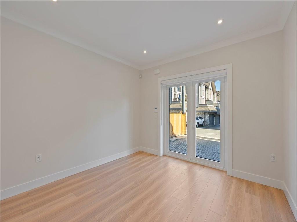 Listing Image for R3100357