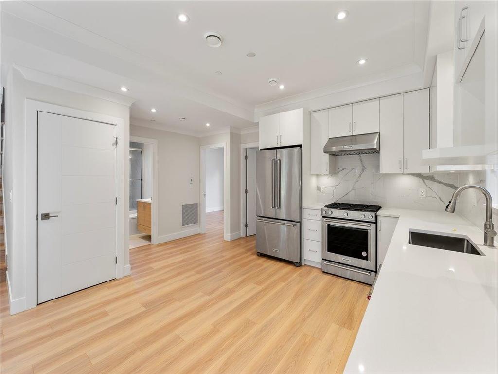 Listing Image for R3100357