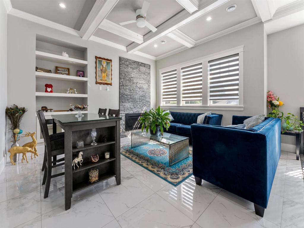 Listing Image for R3100358