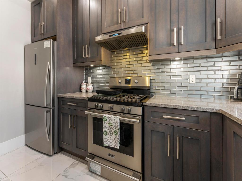 Listing Image for R3100358