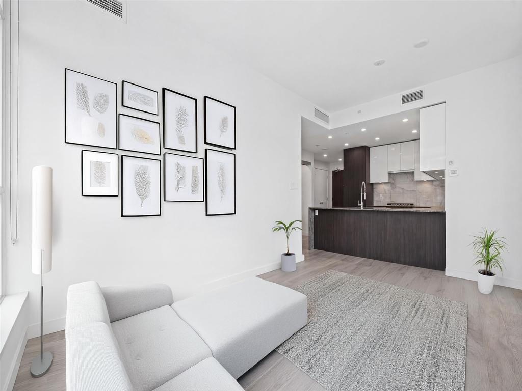 Listing Image for R3100375