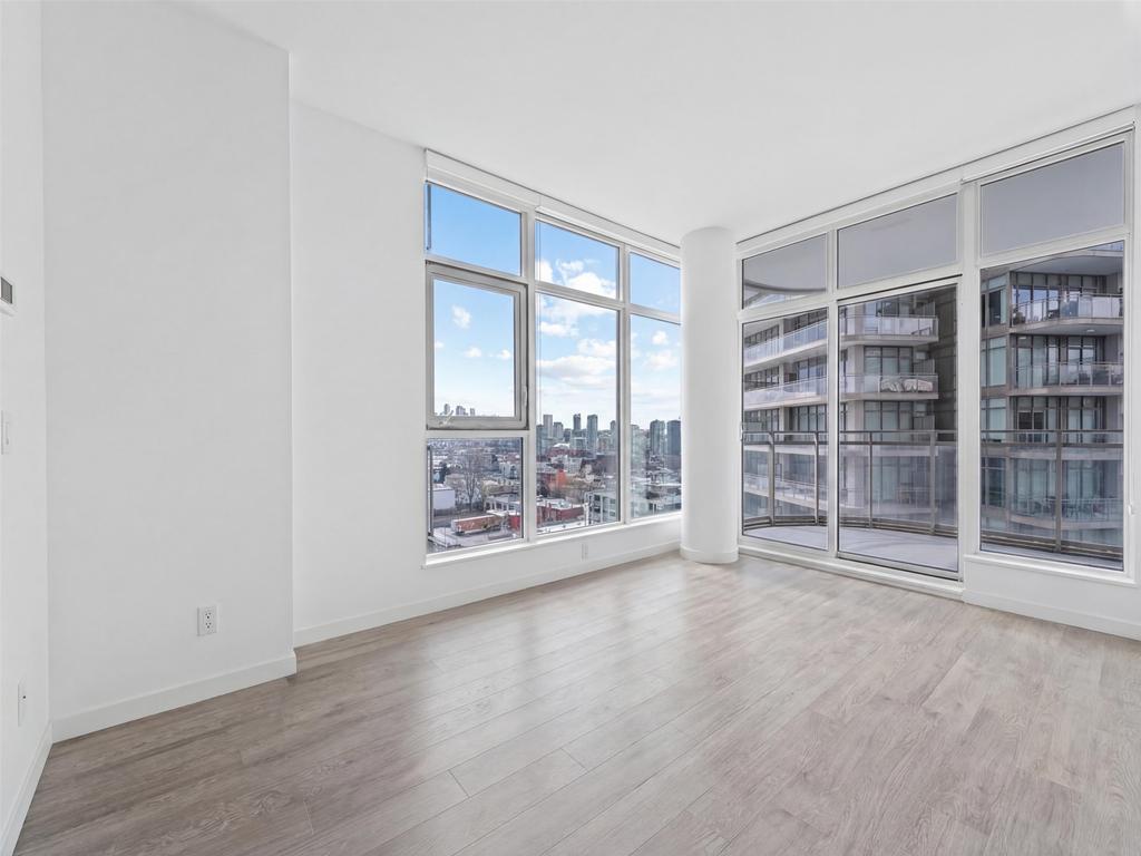 Listing Image for R3100375