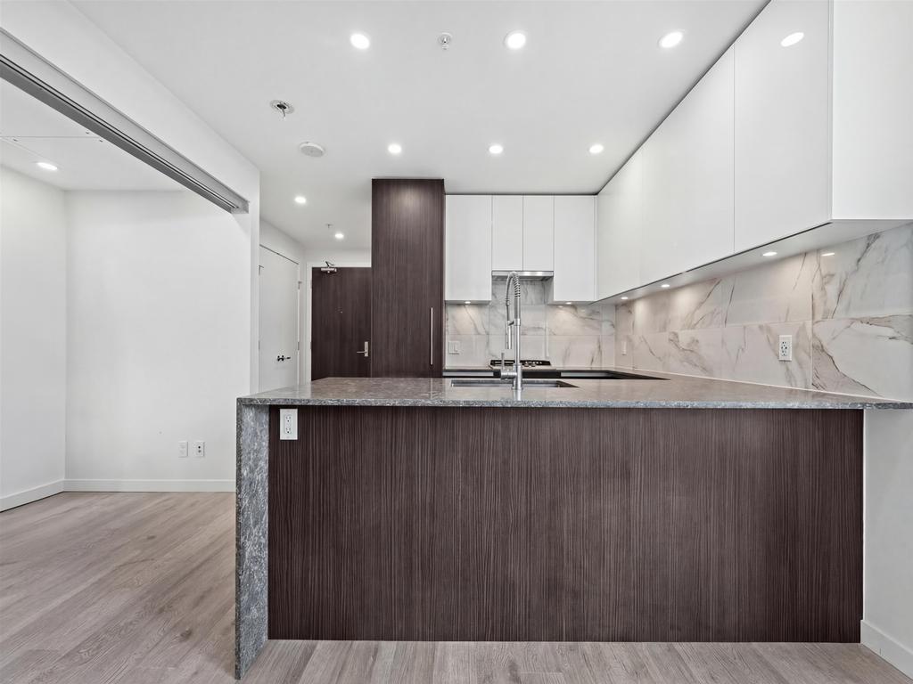 Listing Image for R3100375