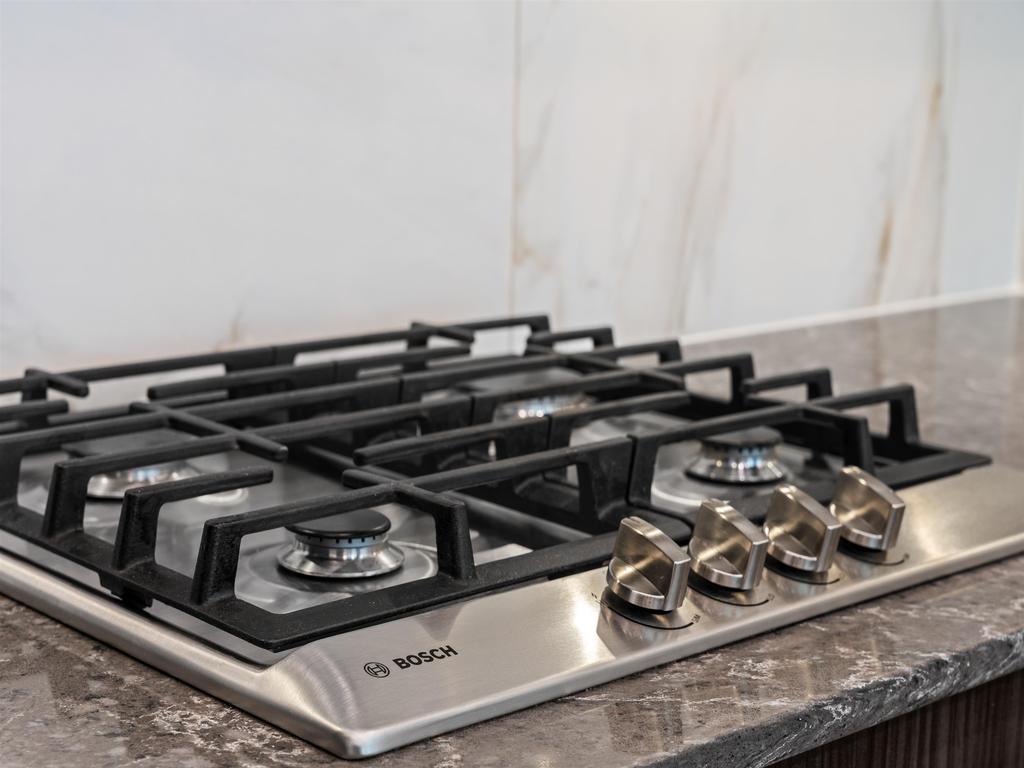 Listing Image for R3100375