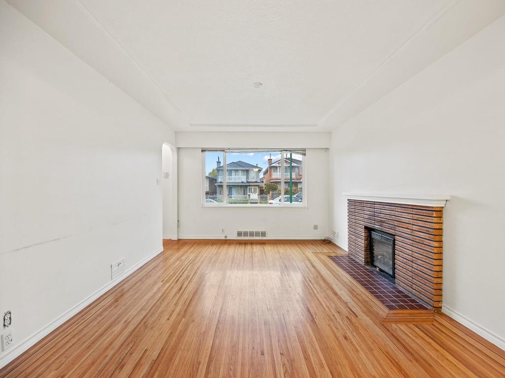 Listing Image for R3100379