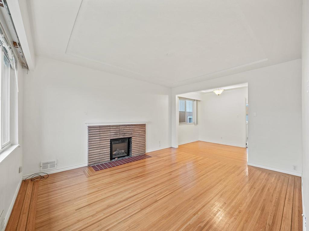 Listing Image for R3100379