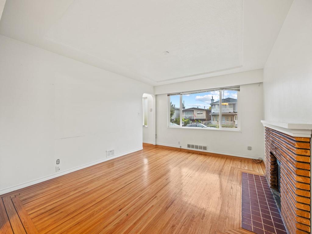 Listing Image for R3100379