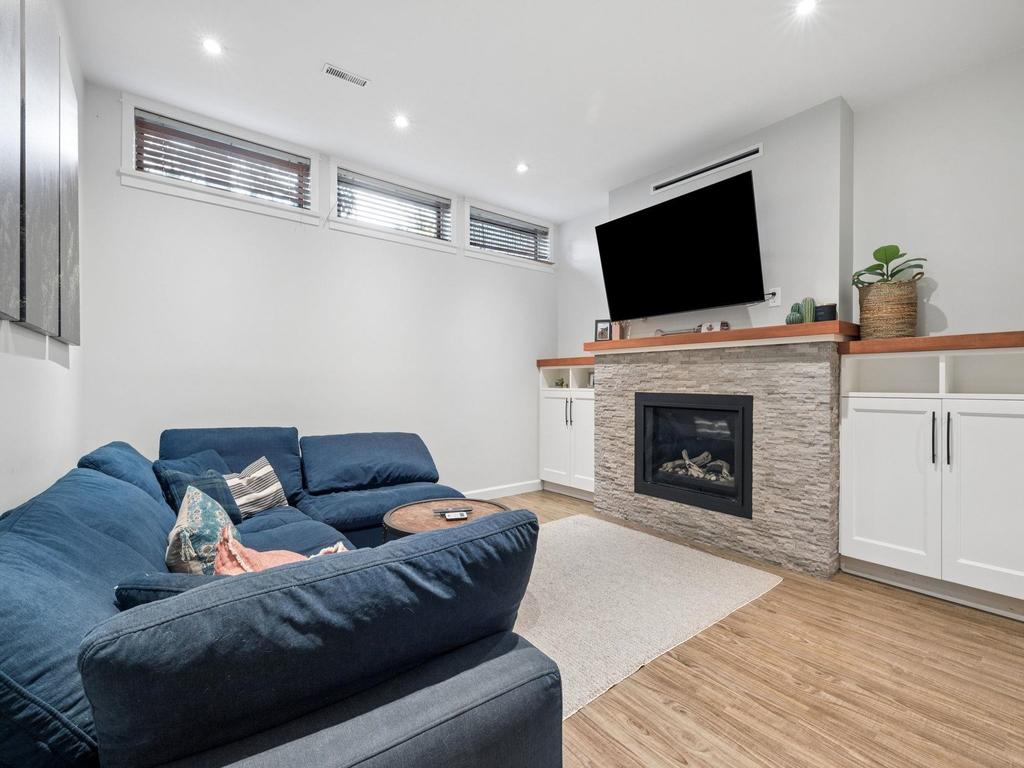 Listing Image for R3100400