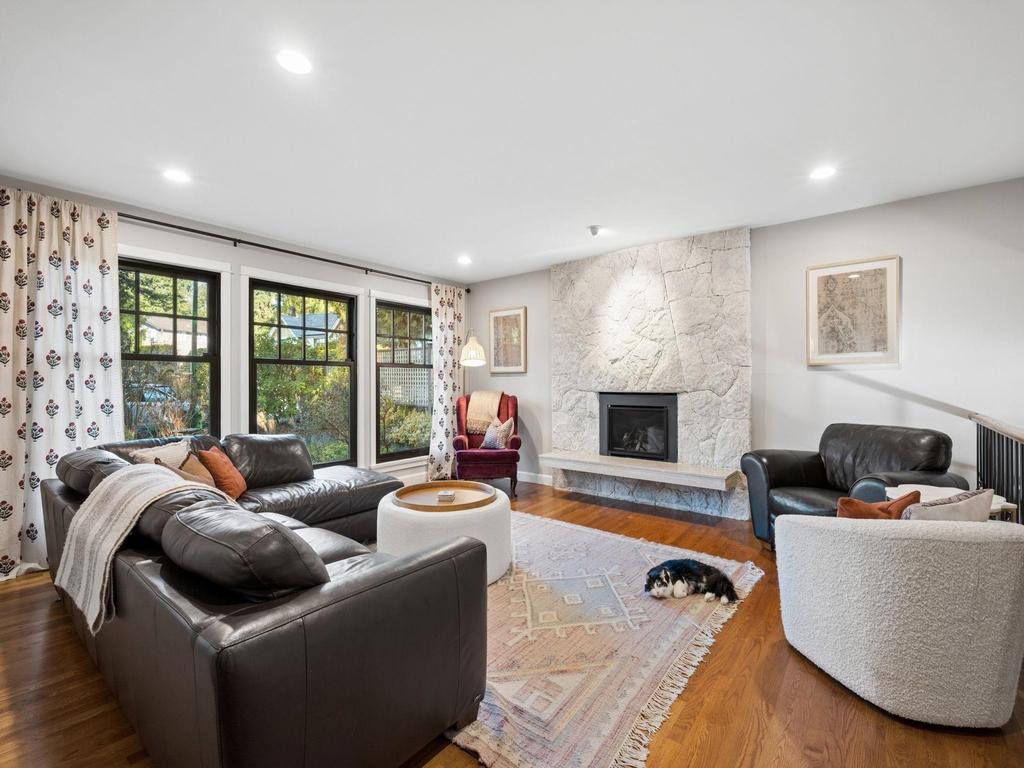 Listing Image for R3100400