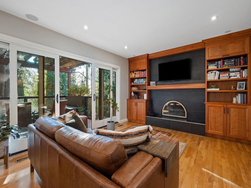 Listing Image for R3100400