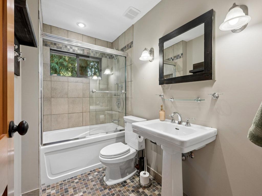 Listing Image for R3100400