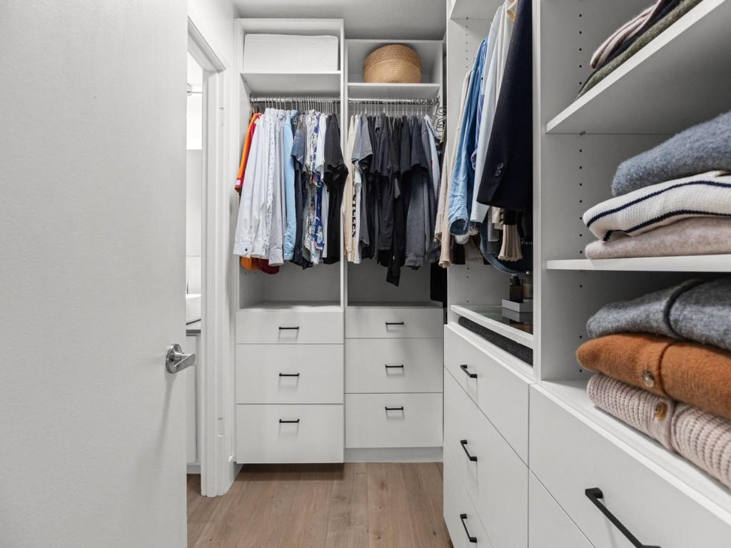 Listing Image for R3100405