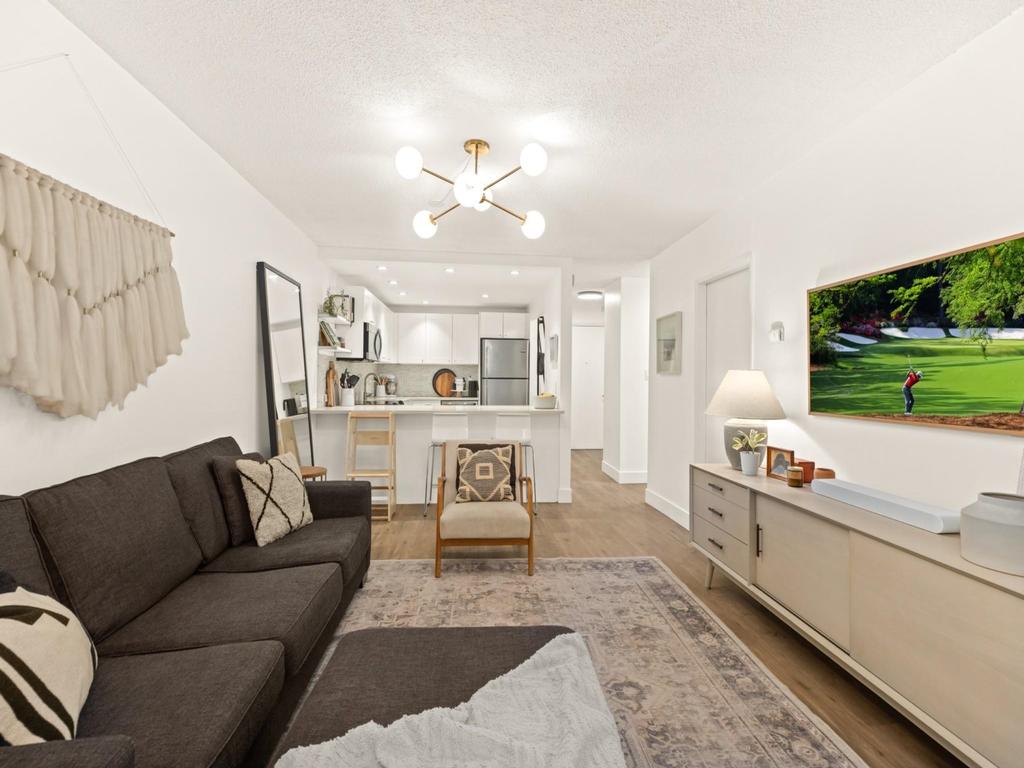 Listing Image for R3100405