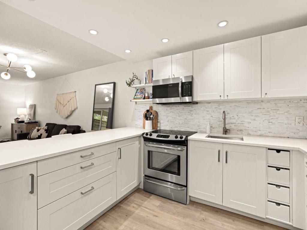 Listing Image for R3100405