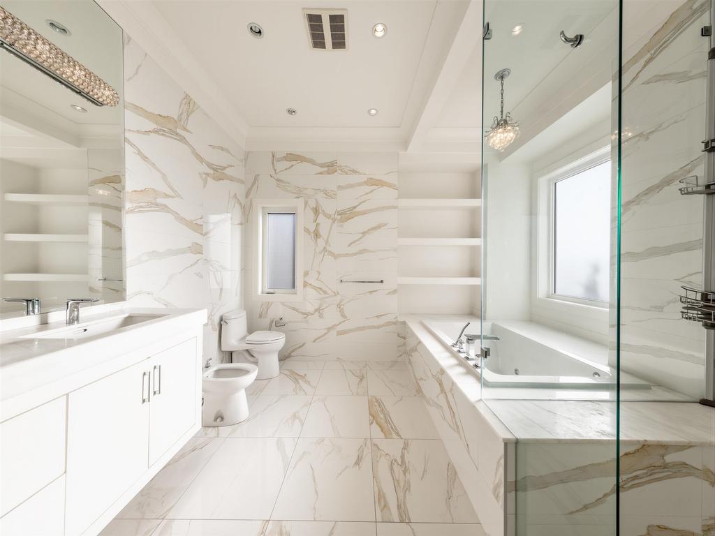 Listing Image for R3100410