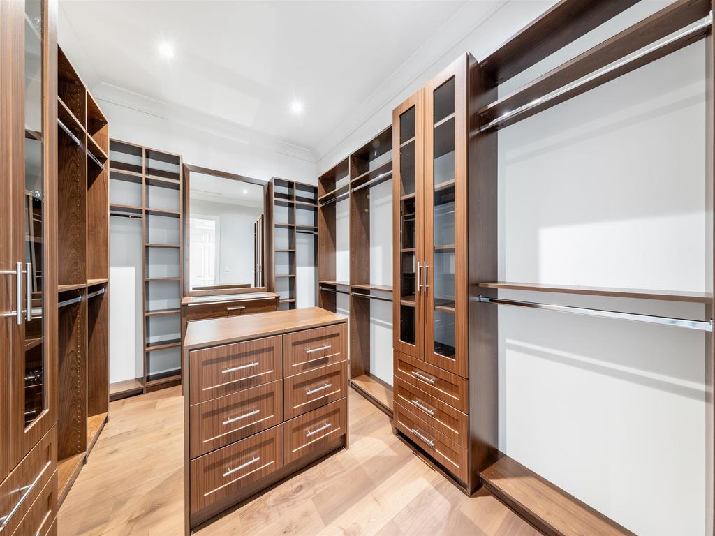 Listing Image for R3100410