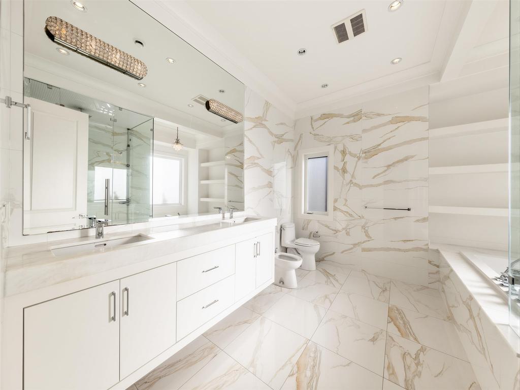 Listing Image for R3100410