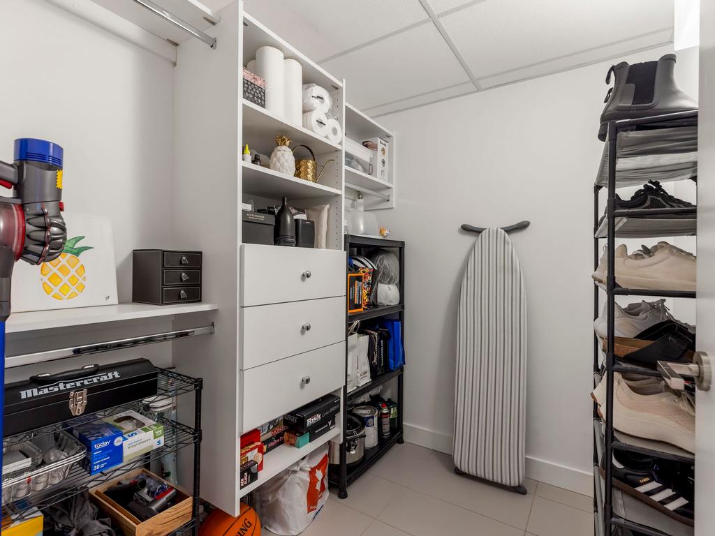 Listing Image for R3100411