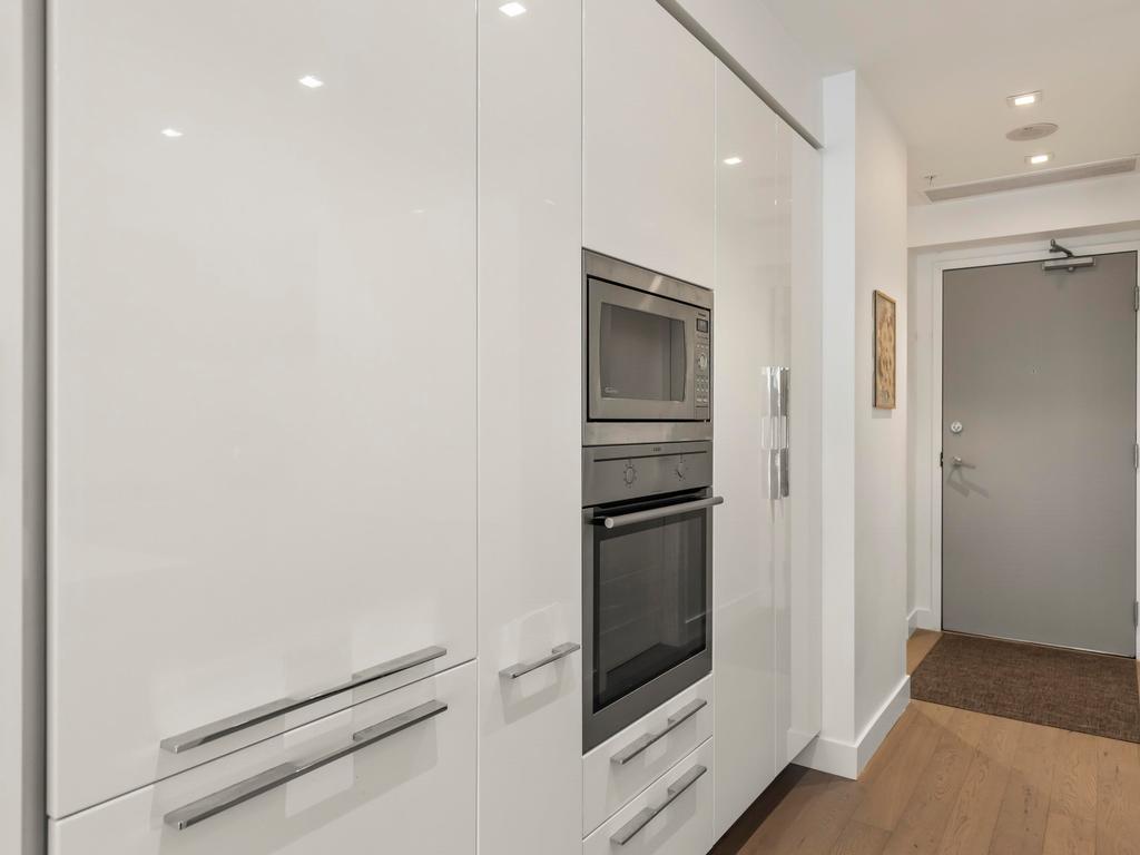 Listing Image for R3100411