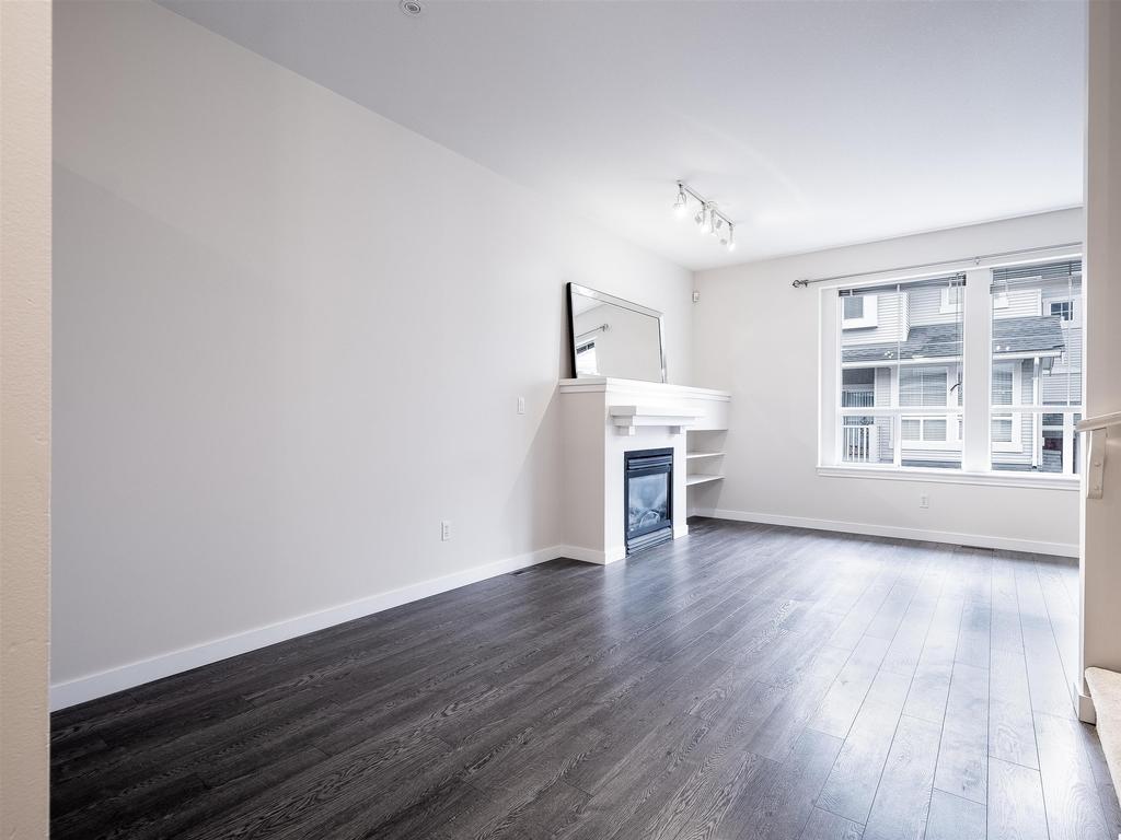 Listing Image for R3100436