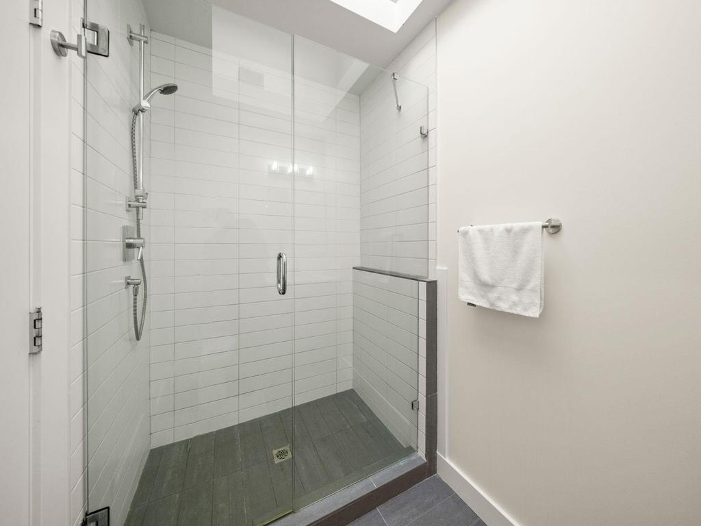 Listing Image for R3100442