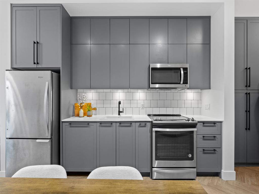 Listing Image for R3100453