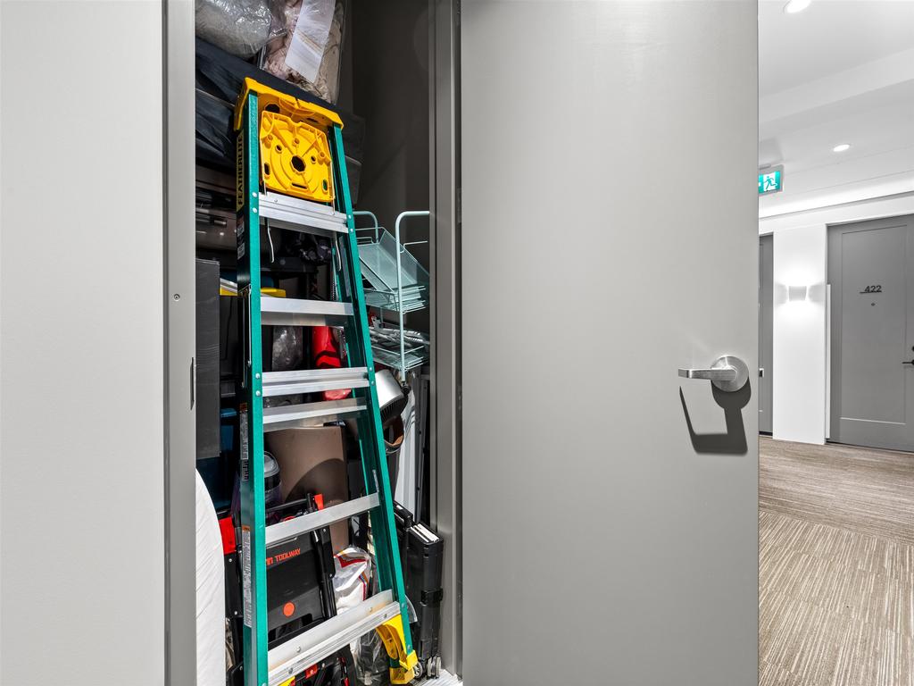 Listing Image for R3100453