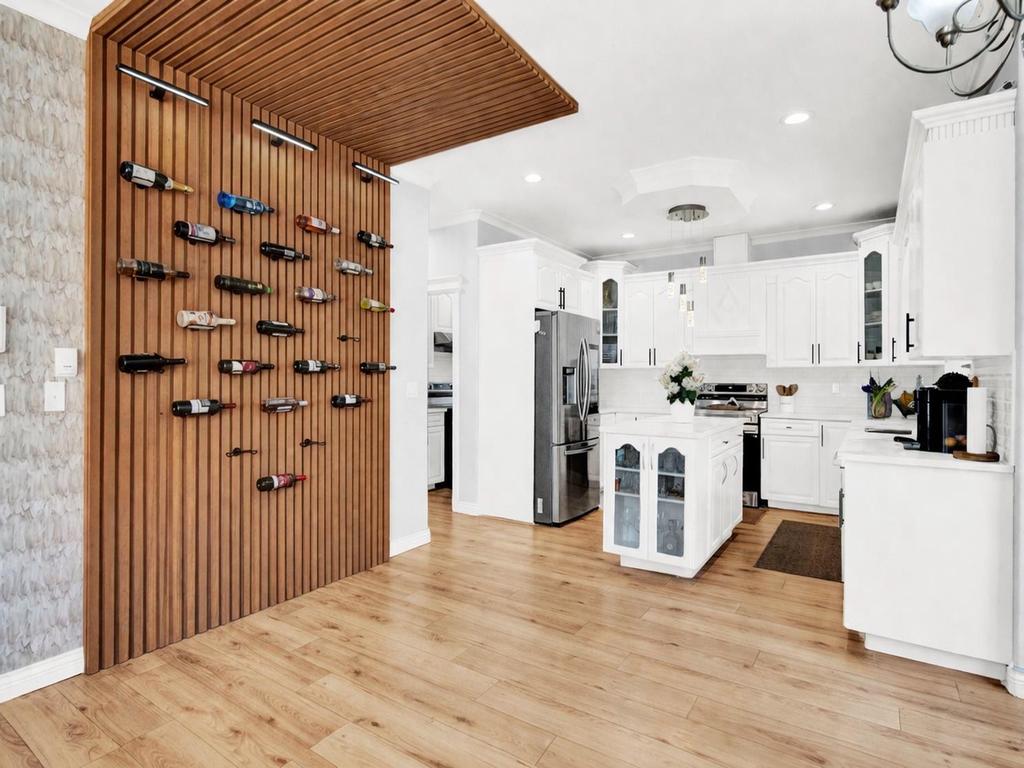 Listing Image for R3100454