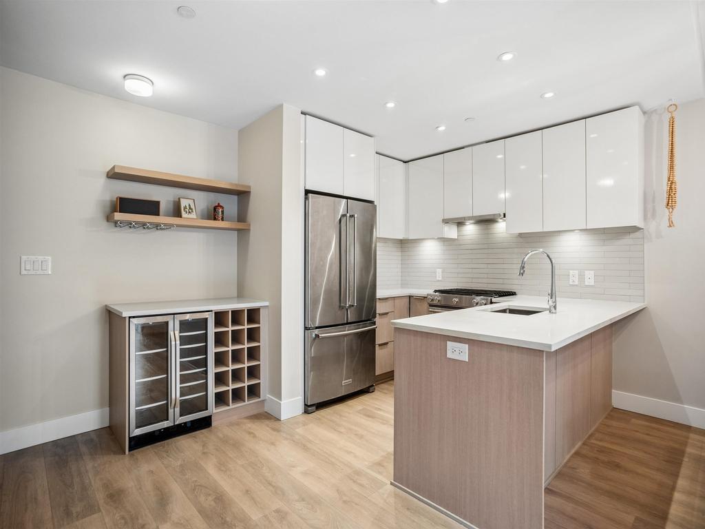 Listing Image for R3100457