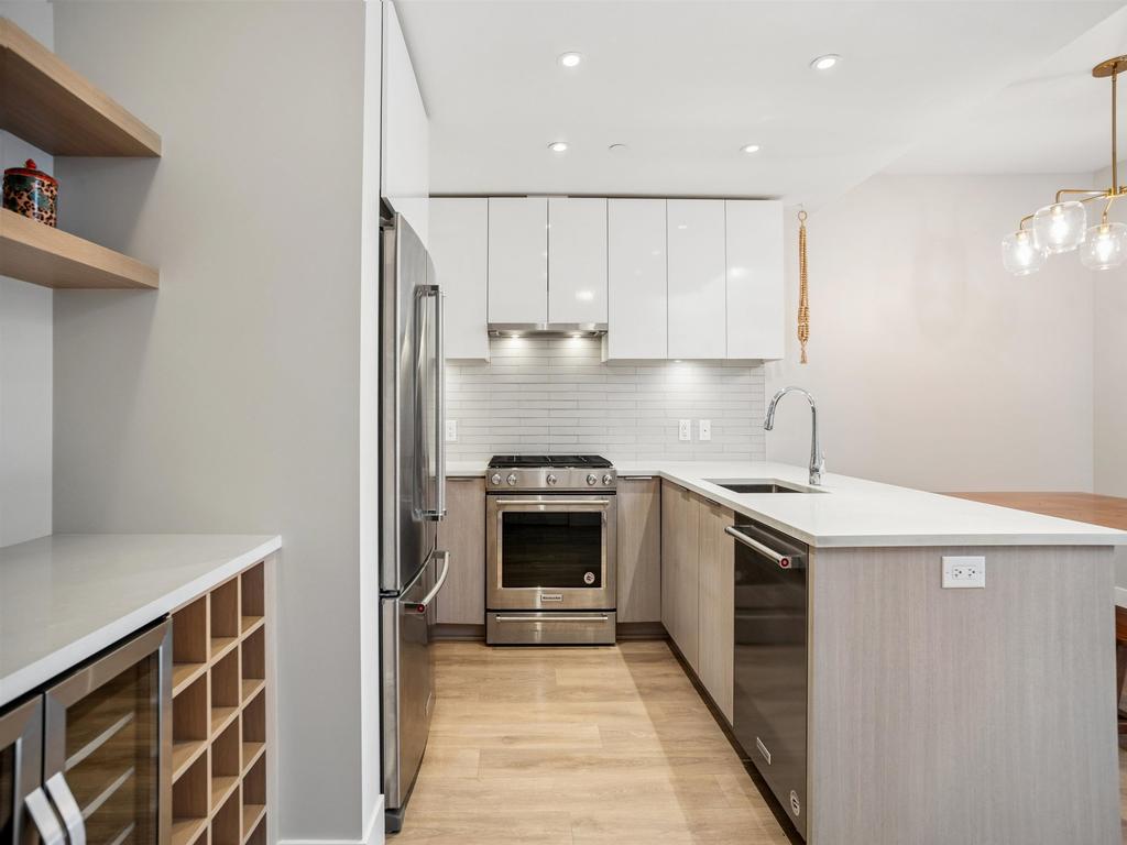 Listing Image for R3100457