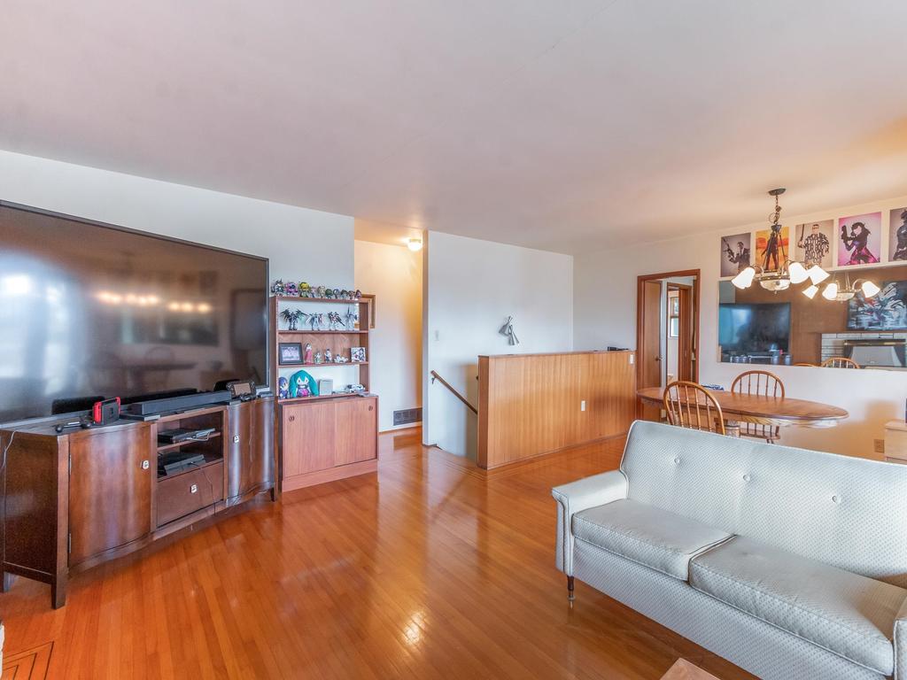 Listing Image for R3100467