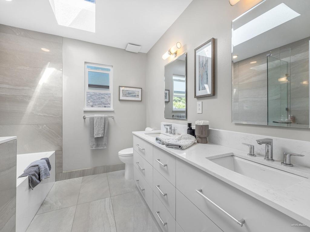 Listing Image for R3100469