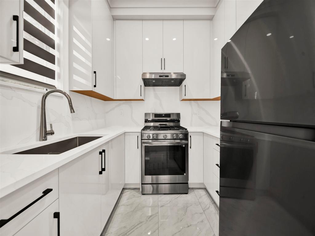 Listing Image for R3100488