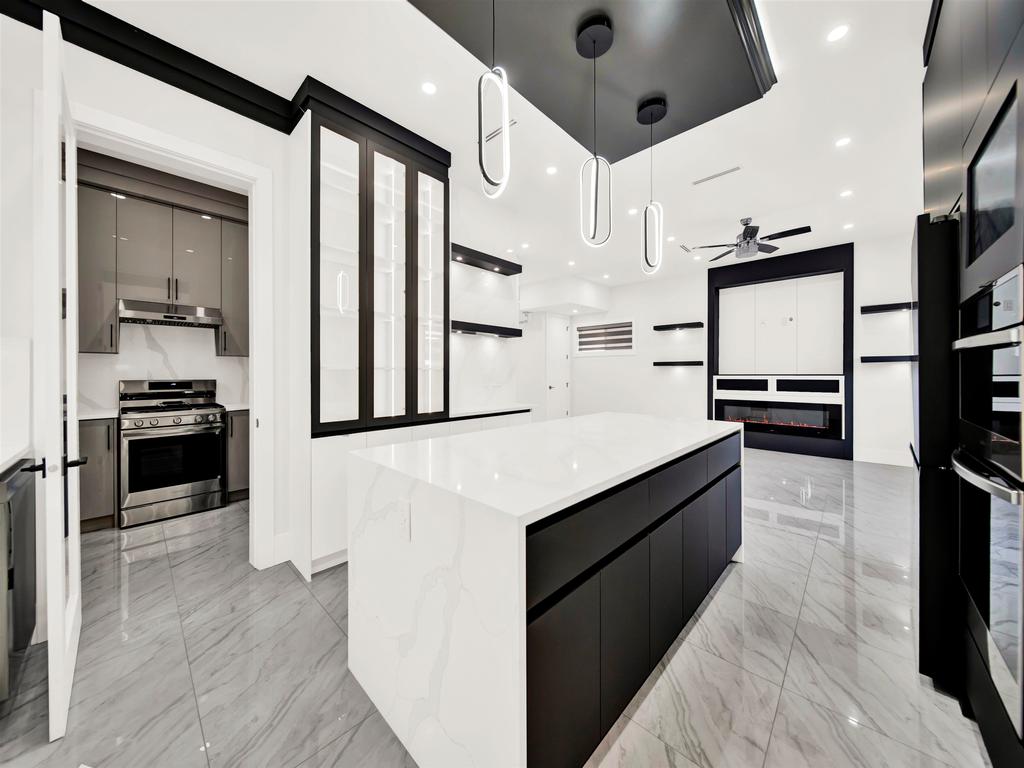 Listing Image for R3100488