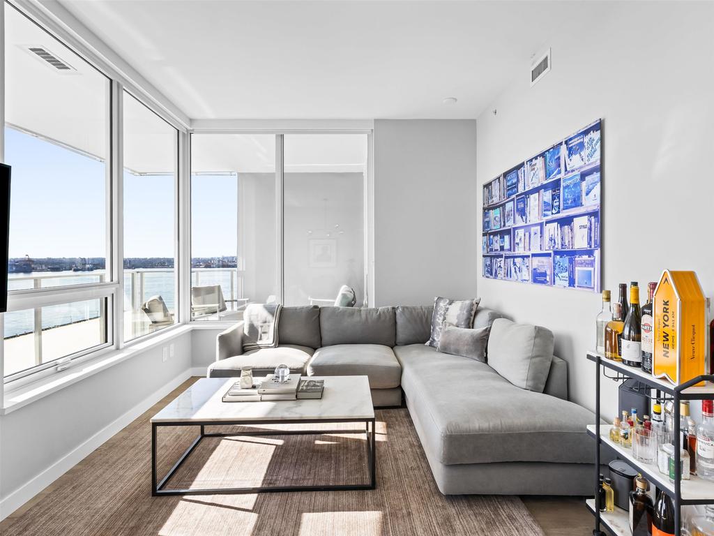 Listing Image for R3100536