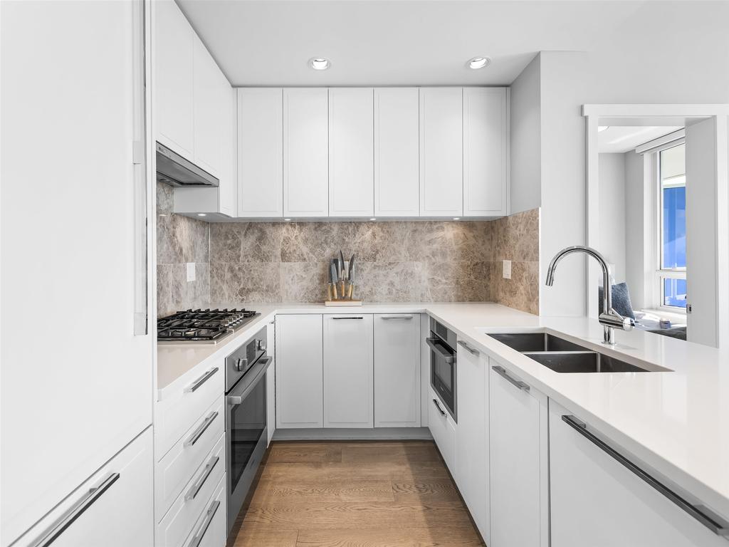 Listing Image for R3100536