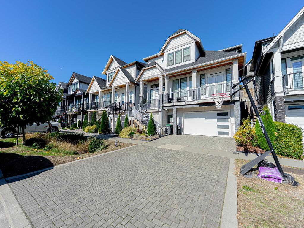 Listing Image for R3100558