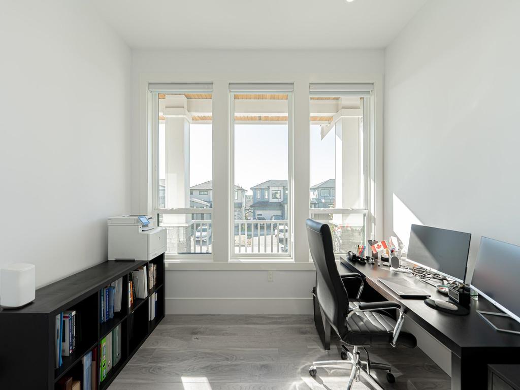 Listing Image for R3100558