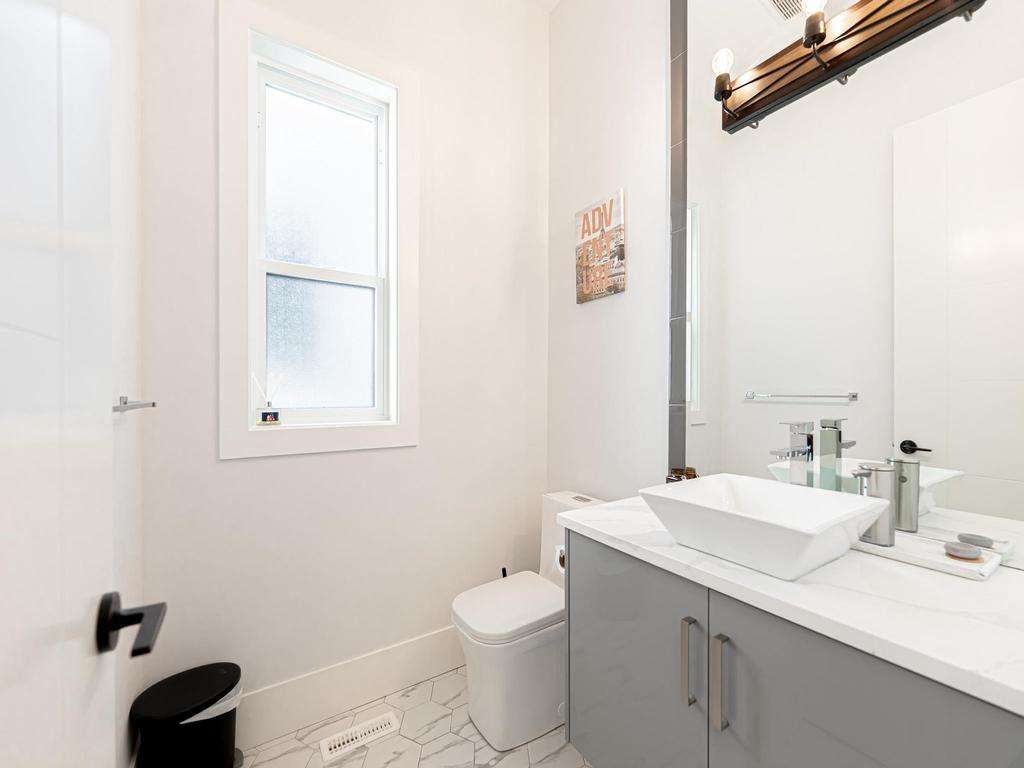 Listing Image for R3100558