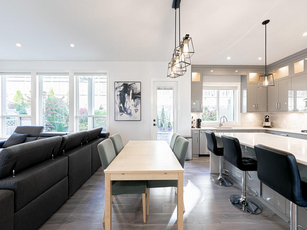 Listing Image for R3100558